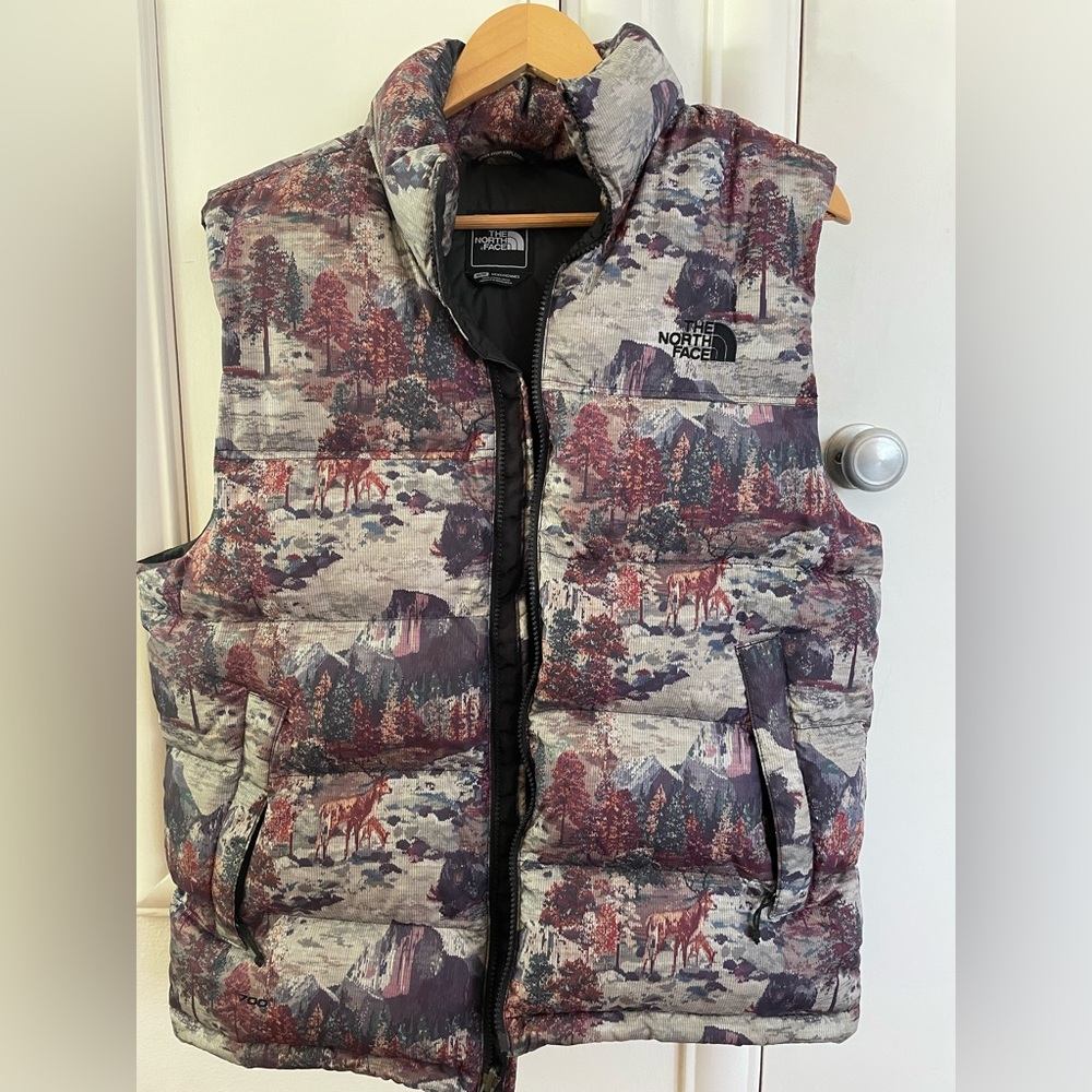 The North Face Vest / Yosemite Scene with Half Dome, Bears, Deer - Men’s Medium